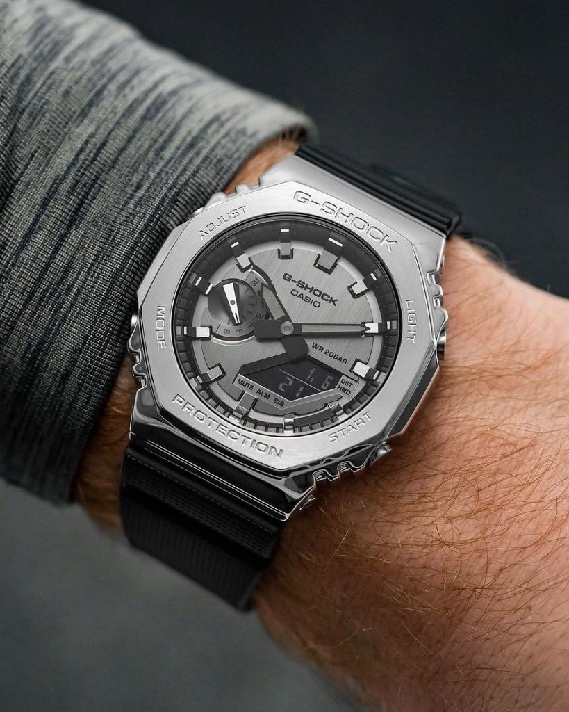 G-Shock GM2100 For Unisex 7AA Premium Collection Model - GM-2100-BB-1A 