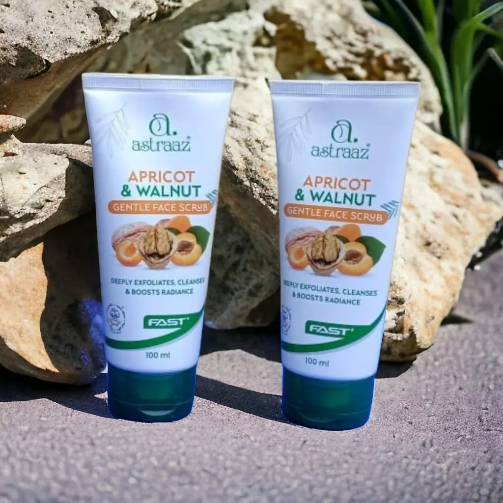 Astraaz Apricot Walnut Face Scrub