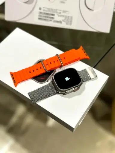 [26] APPLE WATCHES
