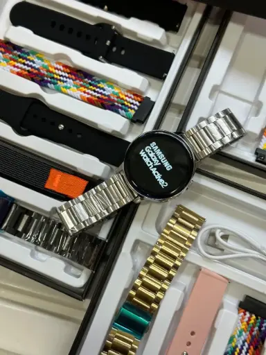 [552] Samsung Galaxy Active 2 Smart Watch With 7 Straps